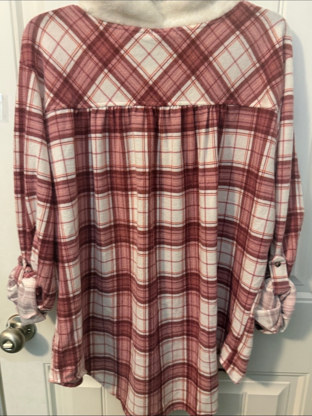 Cure. Women’s Cozy Plaid Hooded Shacket in Burgundy and Cream size 3x runs small - Picture 7 of 8